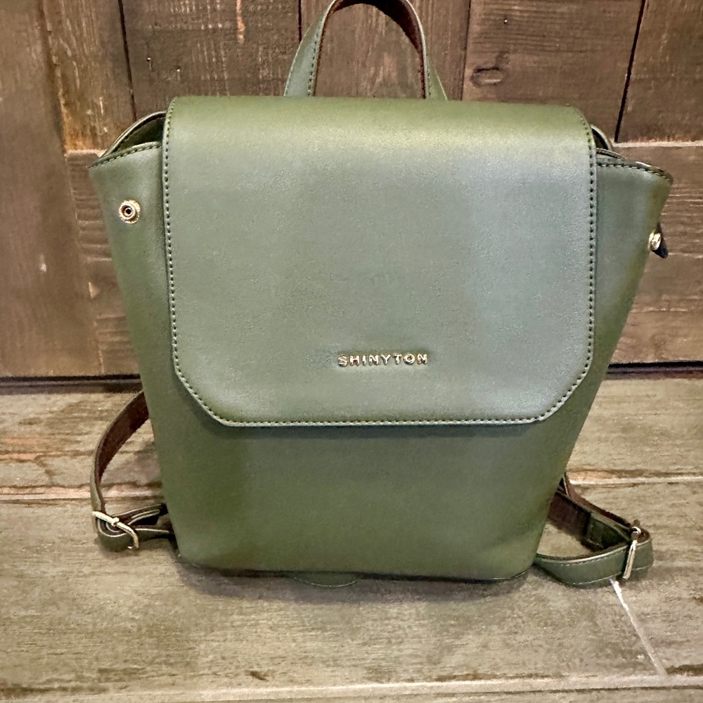 SHINYTON Forest Green Vegan Leather Backpack | Chic Minimalist Daypack
